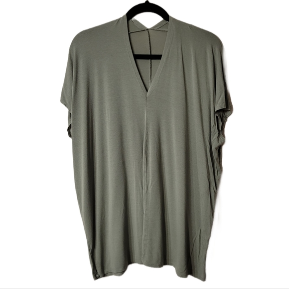42Pops Tops - 42Pops Soft Lightweight Vneck Top Cap Sleeves Size 1X/2X Light Green